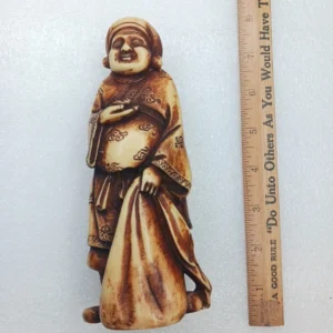 Italian carving Happy beggar man carved resin Italy figurine statue décor 1978