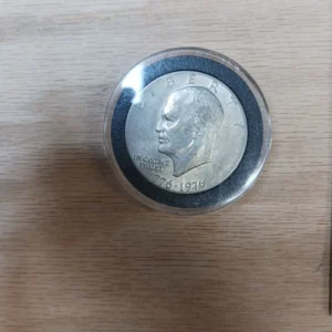 1976 Eisenhower Bicentennial Dollar Coin (1776–1976) w/ Case – Nice Condition