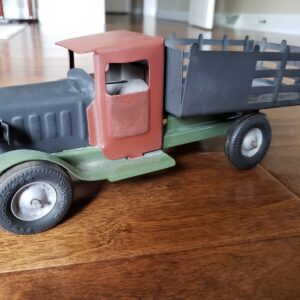 Vintage Metalcraft St Louis Pressed Steel Toy Truck Tin Toy Vehicle Estate Lot