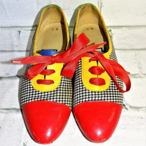 Vintage womans 1980s Nina Lace Up Oxford Shoes Hounstooth Fabric and Green Red Y